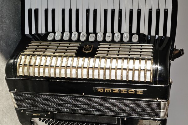 PN8 Hohner Verdi V 120 Bass LMMM Four Voice