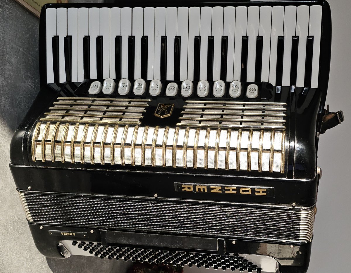 Hohner Verdi V