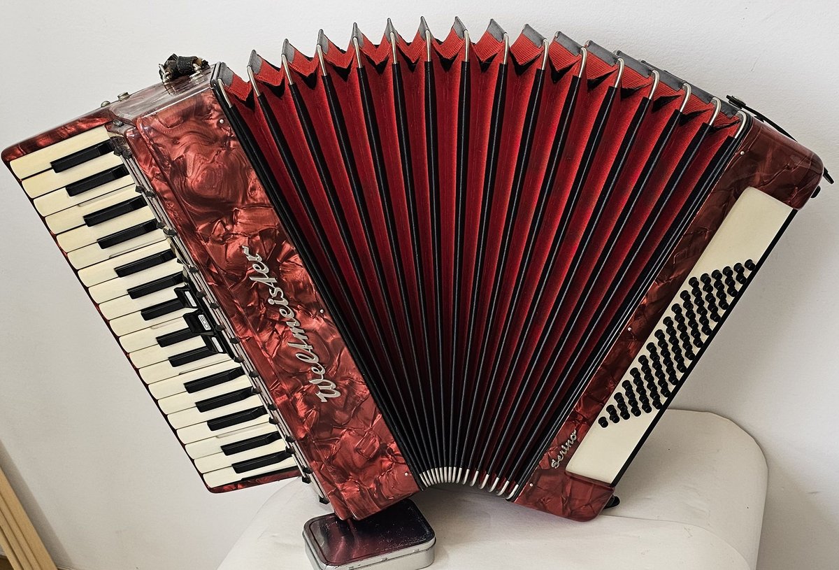 PN3 Weltmeister Serino 72 Bass MM 2 Voice Red